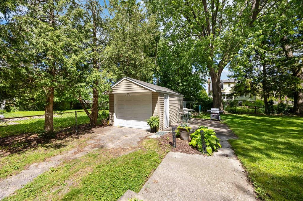 738 ELIZABETH Avenue, Sarnia, Ontario, Canada photo 32