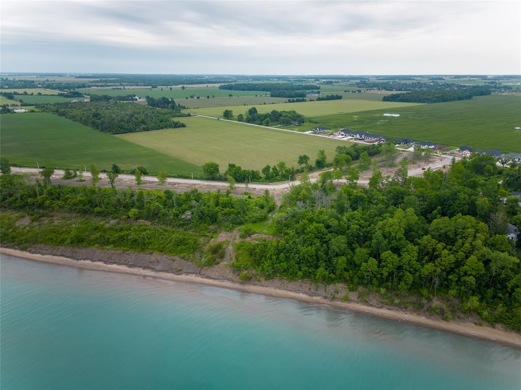 3781 QUEEN Street, Plympton-Wyoming, Ontario, Canada