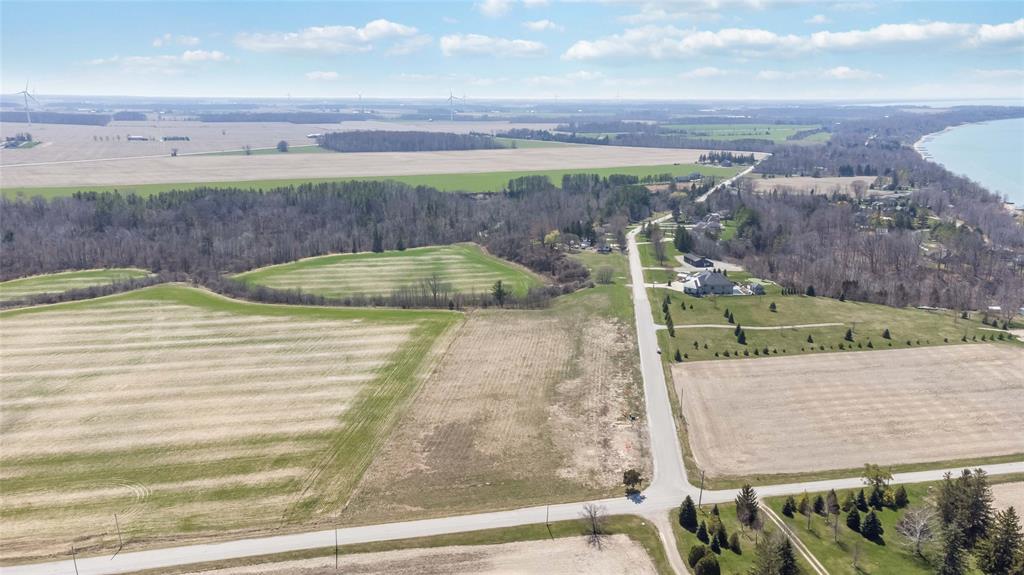 8166 HILLSBORO Road, Plympton-Wyoming, Ontario, Canada
