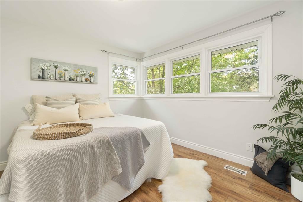 831 CATHCART Boulevard, Sarnia, Ontario, Canada