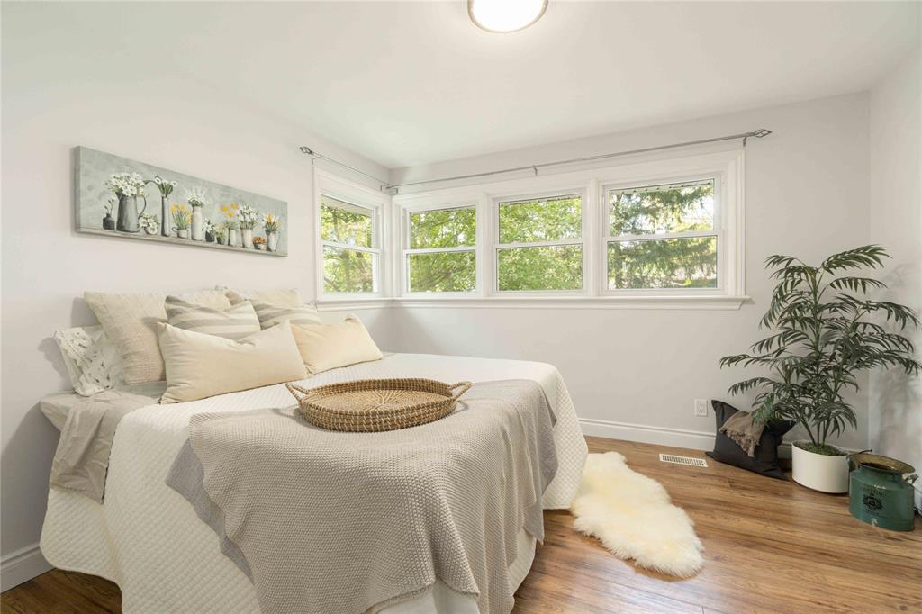 831 CATHCART Boulevard, Sarnia, Ontario, Canada