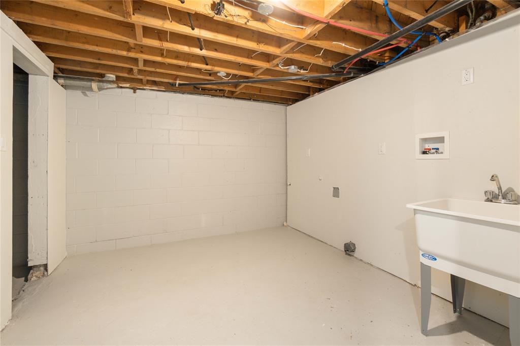 831 CATHCART Boulevard, Sarnia, Ontario, Canada