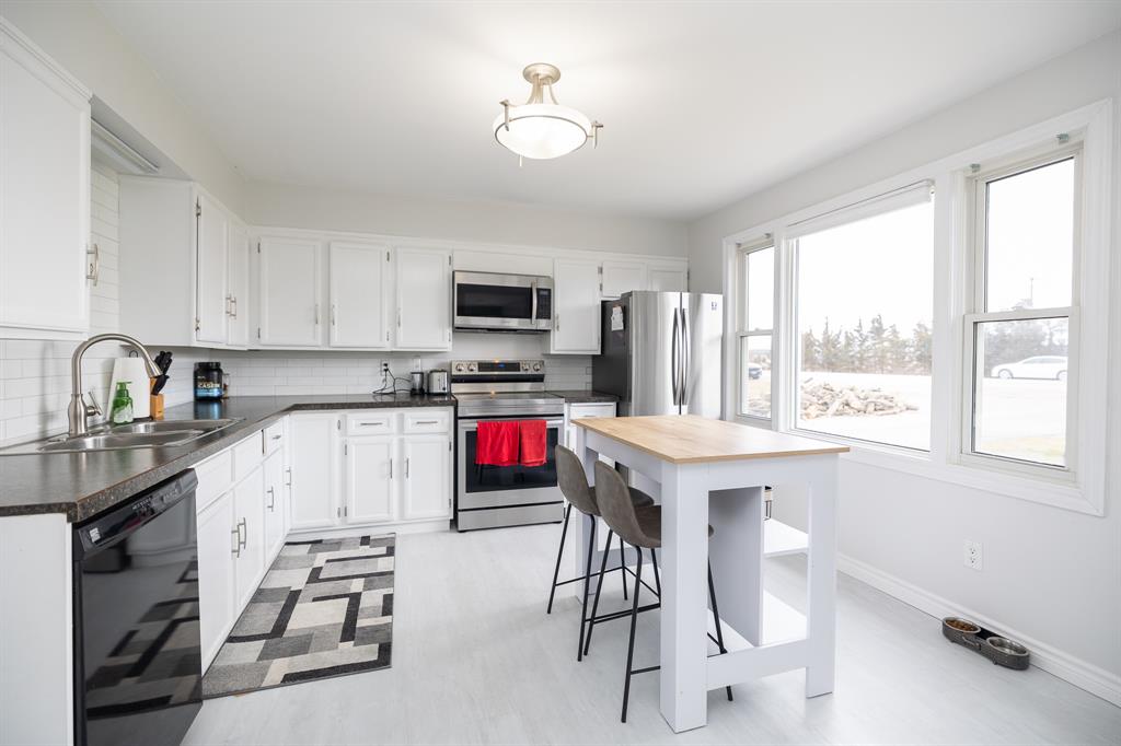 2200 LONDON Line, Sarnia, Ontario, Canada