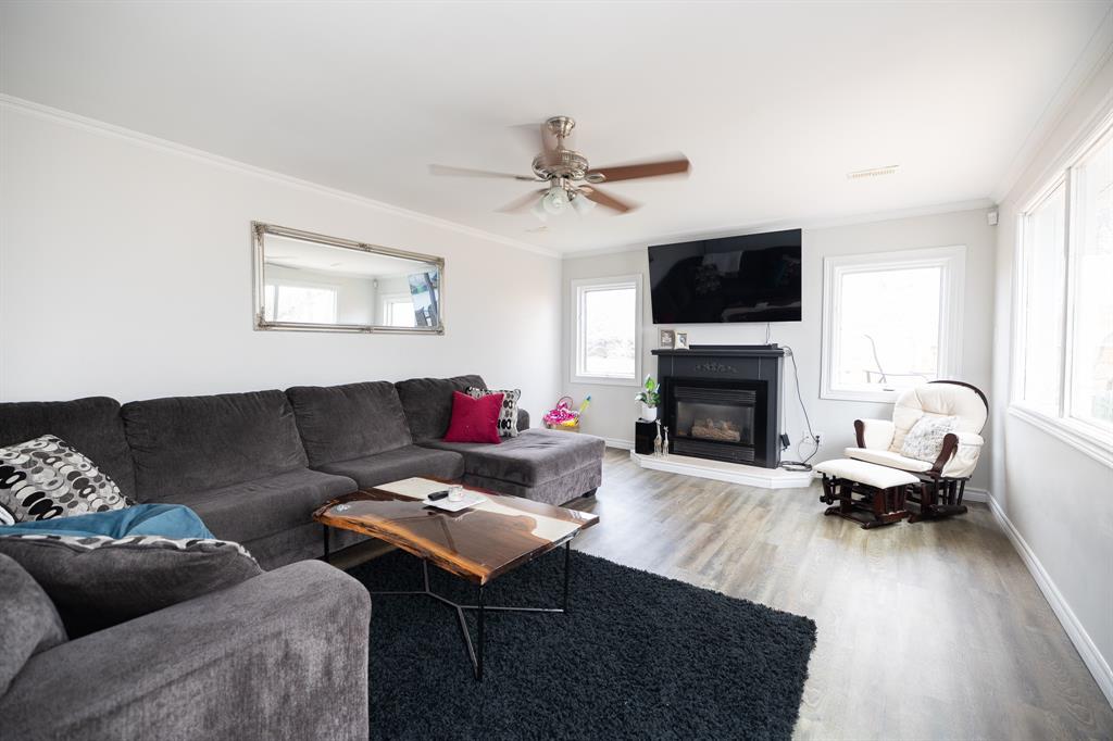 2200 LONDON Line, Sarnia, Ontario, Canada