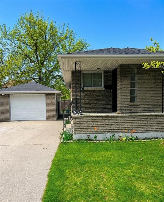 674 GROVE Avenue, Sarnia, Ontario, Canada photo 2