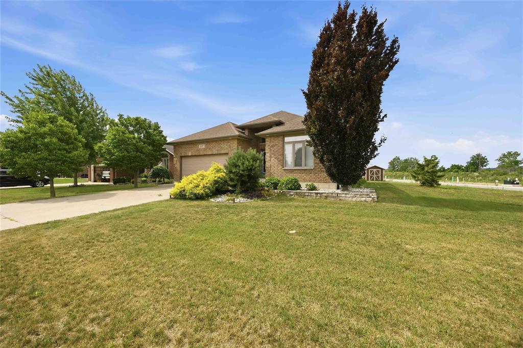 227 CLAIRWOOD Crescent, St. Clair, Ontario, Canada photo 1