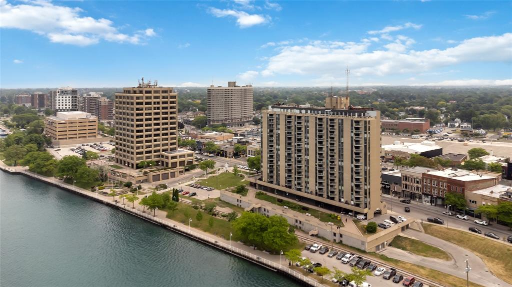 155 FRONT Street North Unit# 1309, Sarnia, Ontario, Canada