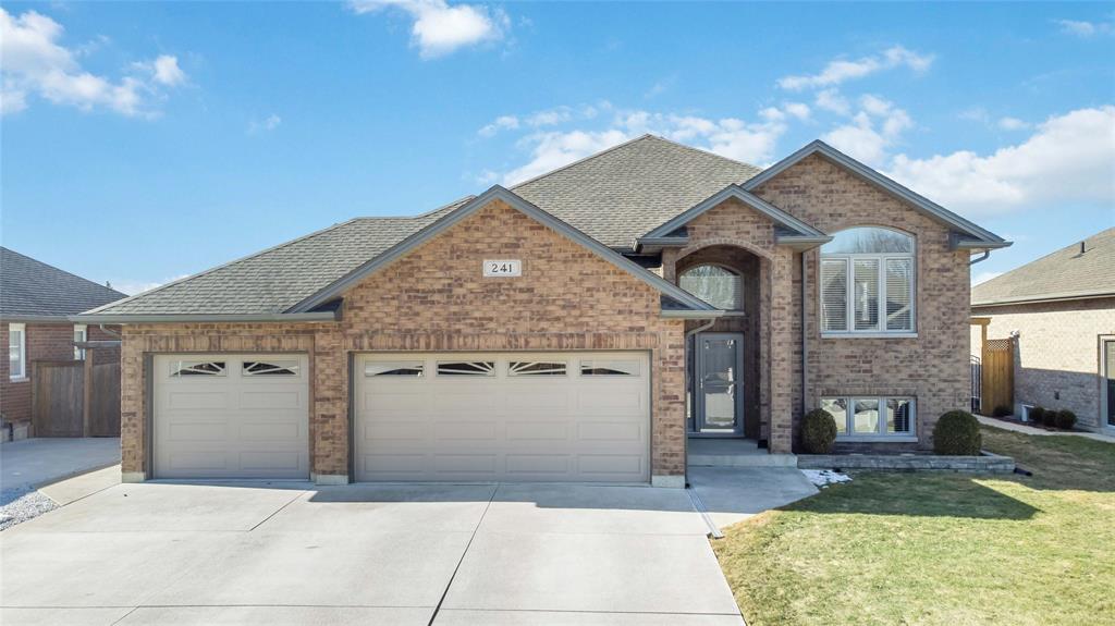 241 Clairwood Crescent, St. Clair Ontario, Canada