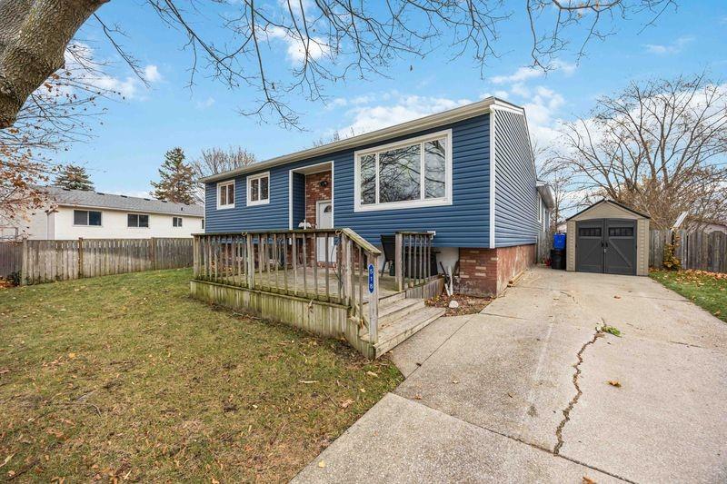 518 PARKDALE Crescent, St. Clair, Ontario, Canada photo 3