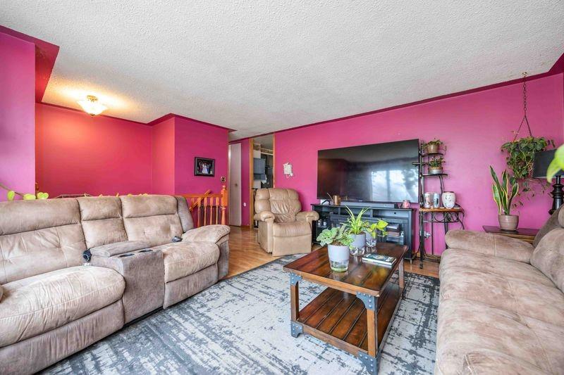 518 PARKDALE Crescent, St. Clair, Ontario, Canada photo 4