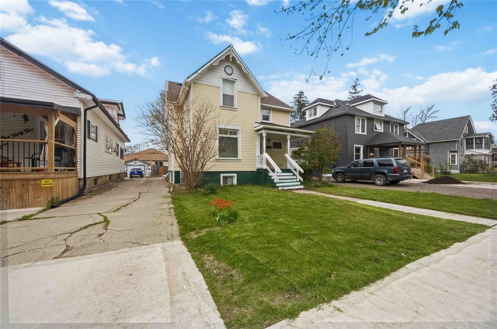 131 QUEEN Street, Sarnia, Ontario, Canada photo 2