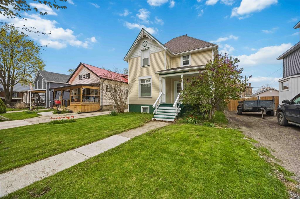 131 QUEEN Street, Sarnia, Ontario, Canada photo 3