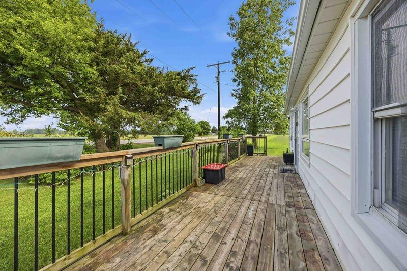 4017 LAKESHORE Road, Plympton-Wyoming, Ontario, Canada photo 2