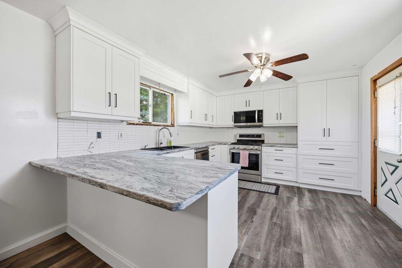 4017 LAKESHORE Road, Plympton-Wyoming, Ontario, Canada photo 6