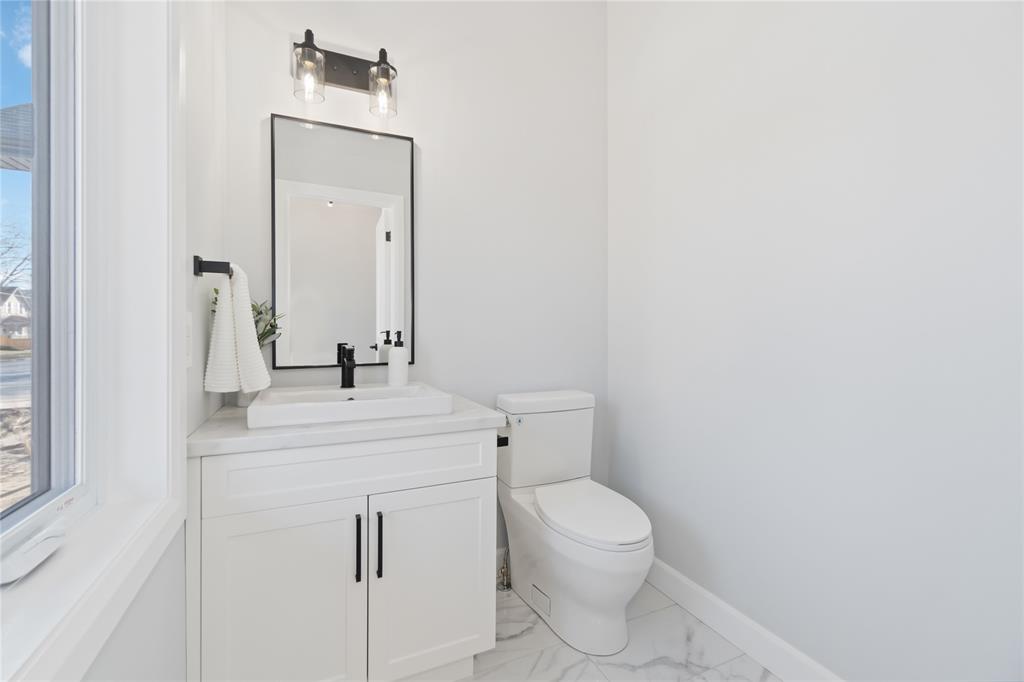 219 ESSEX Street, Sarnia, Ontario, Canada photo 3