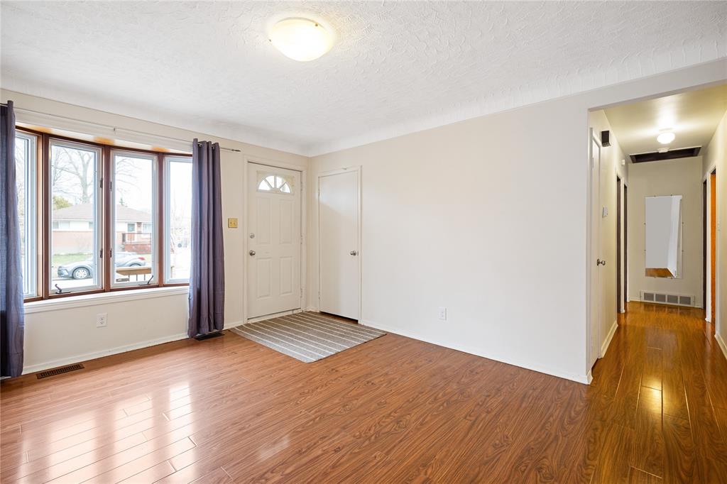 1035 CONNAUGHT Crescent, Sarnia, Ontario, Canada photo 6