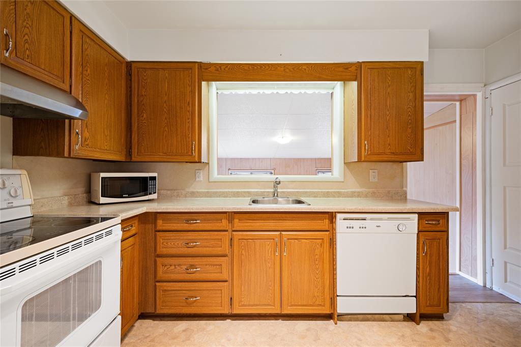 1035 CONNAUGHT Crescent, Sarnia, Ontario, Canada photo 8