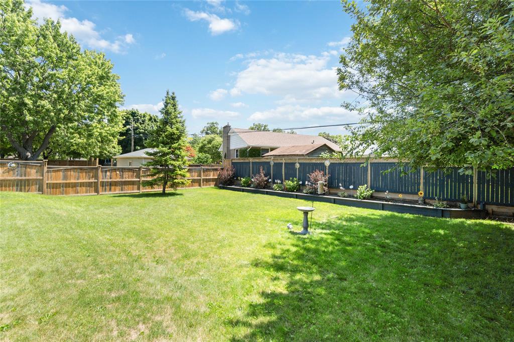 895 KEMSLEY Drive, Sarnia, Ontario, Canada photo 36