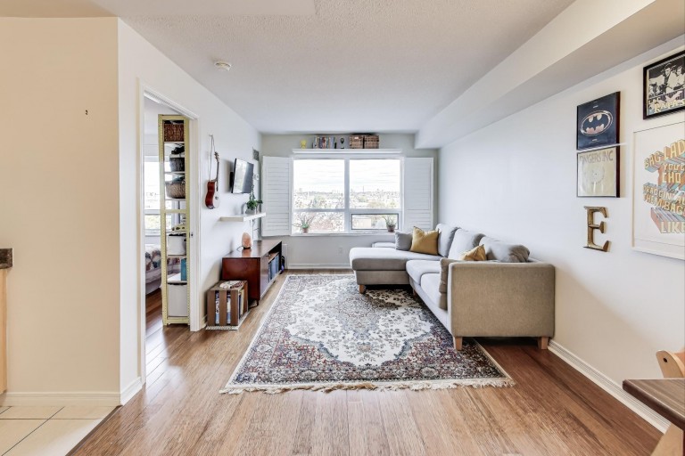 728- 60 Heintzman St, Toronto, Ontario, Canada