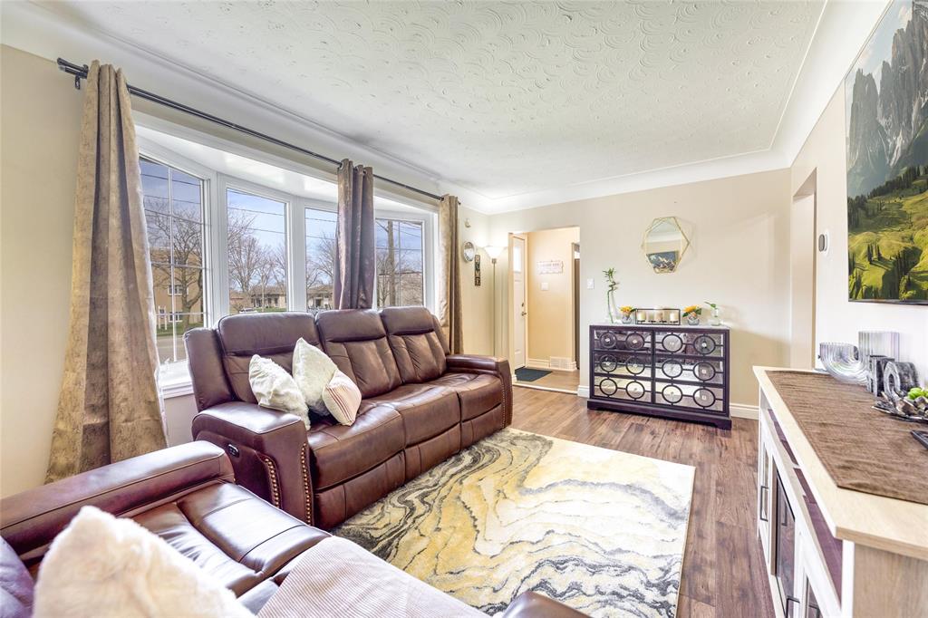 1071 Wellington Street, Sarnia, Ontario, Canada
