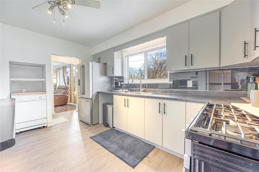 1071 Wellington Street, Sarnia, Ontario, Canada