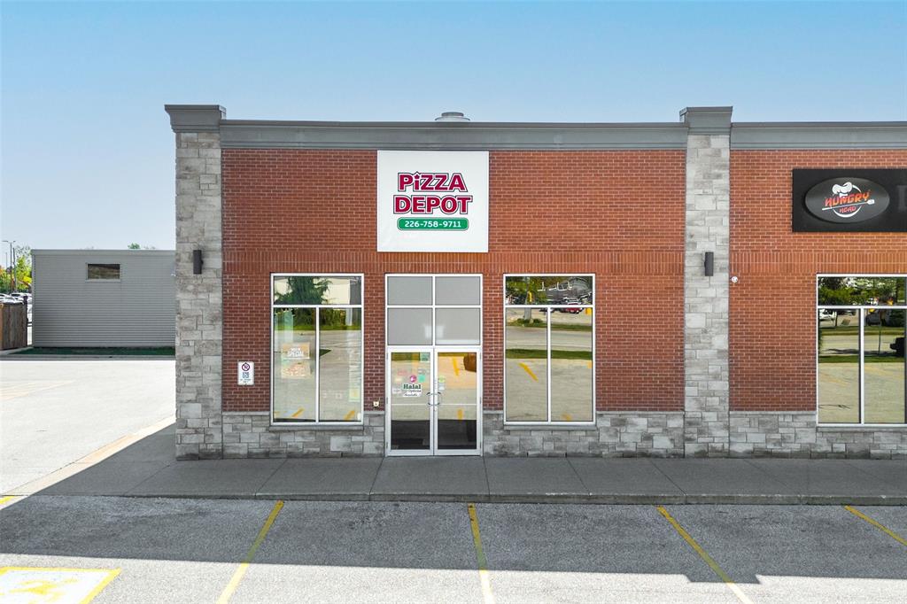 1107 Lambton mall Road, Sarnia, Ontario, Canada