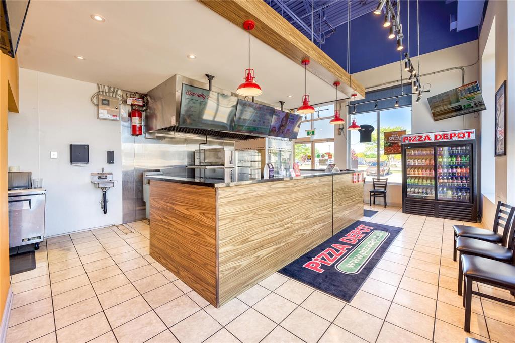 1107 Lambton mall Road, Sarnia, Ontario, Canada