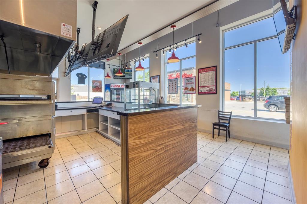 1107 Lambton mall Road, Sarnia, Ontario, Canada
