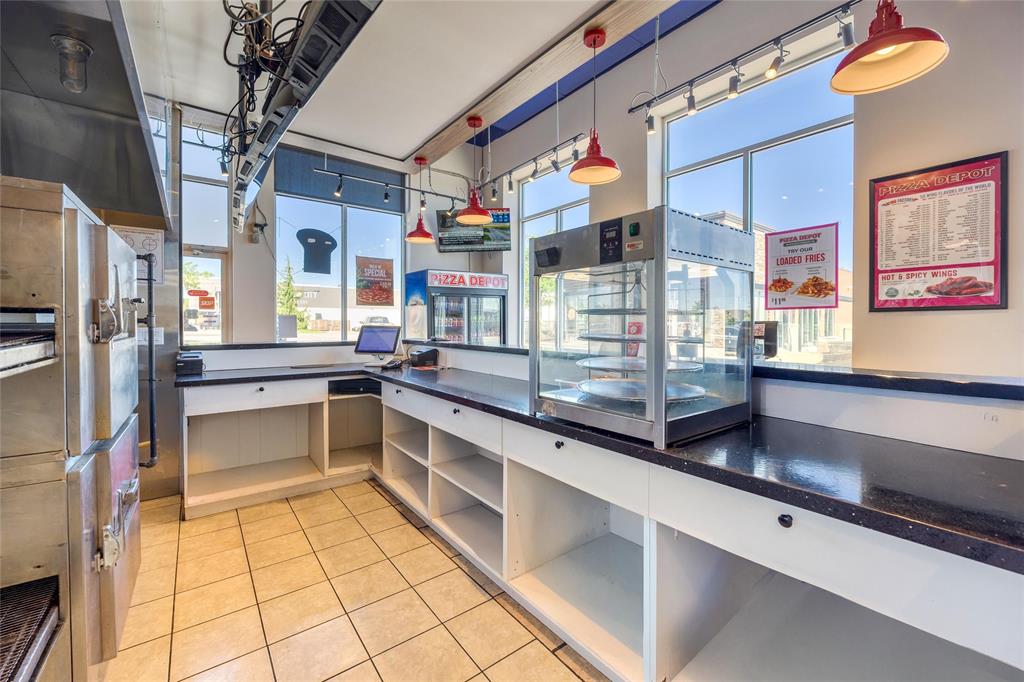 1107 Lambton mall Road, Sarnia, Ontario, Canada