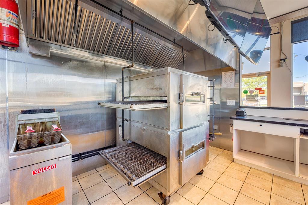 1107 Lambton mall Road, Sarnia, Ontario, Canada