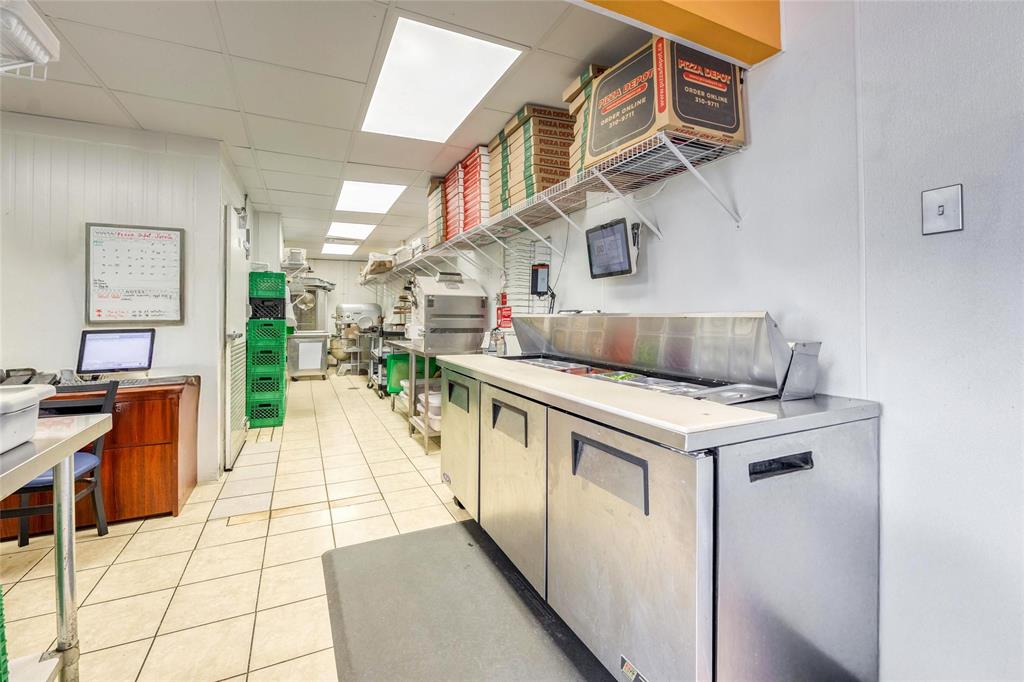 1107 Lambton mall Road, Sarnia, Ontario, Canada