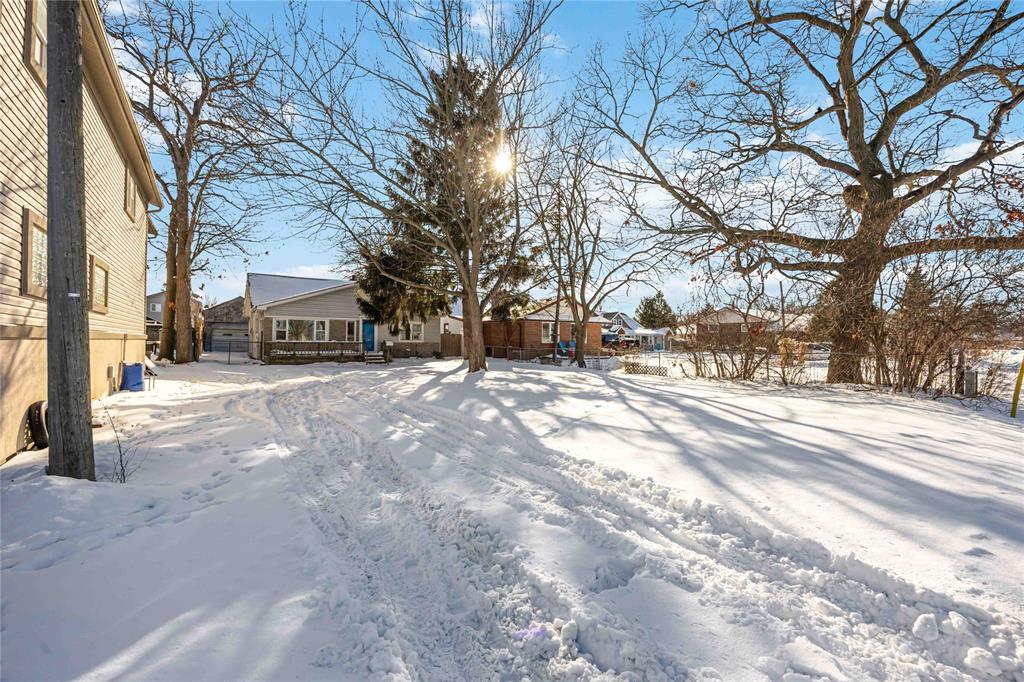 665 LAKESHORE Road, Sarnia, Ontario, Canada photo 4