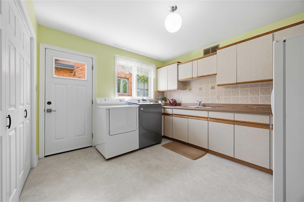 869 ST. CLAIR Parkway, Moore, Ontario, Canada photo 20