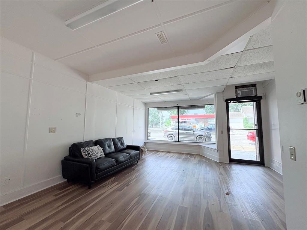 647 BROADWAY Street Unit# UNIT B, Plympton-Wyoming, Ontario, Canada photo 3