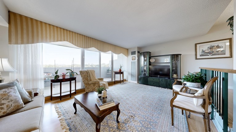 813-270 Scarlett Rd, Toronto, Ontario, Canada photo 7