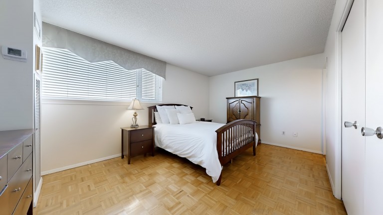 813-270 Scarlett Rd, Toronto, Ontario, Canada photo 15