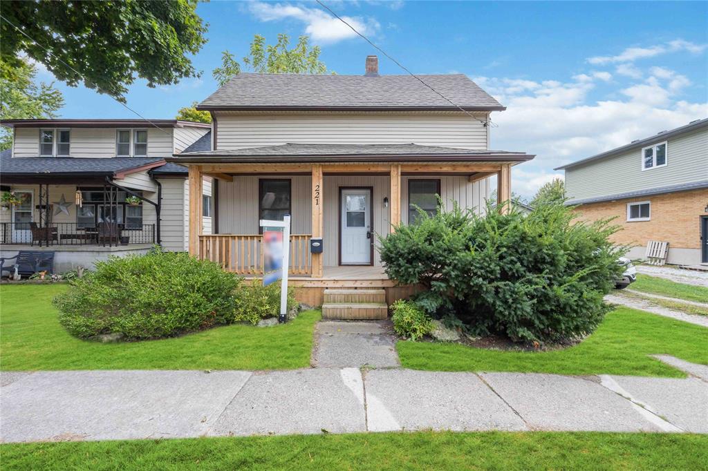 221 Bright Street, Sarnia Ontario, Canada