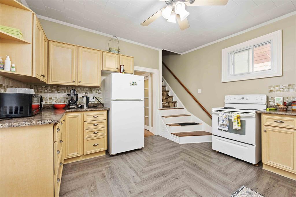 221 BRIGHT Street, Sarnia, Ontario, Canada photo 13