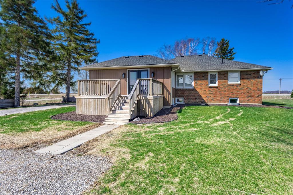 4083 LONDON Line, Plympton-Wyoming, Ontario, Canada photo 3