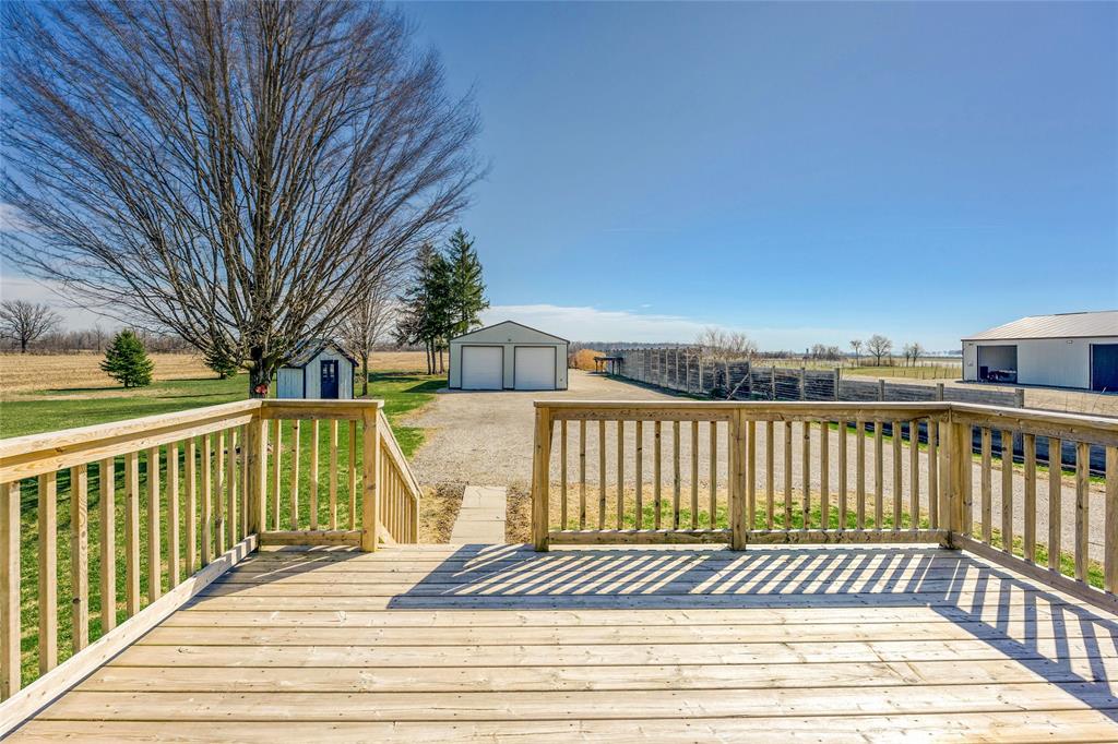 4083 LONDON Line, Plympton-Wyoming, Ontario, Canada photo 5