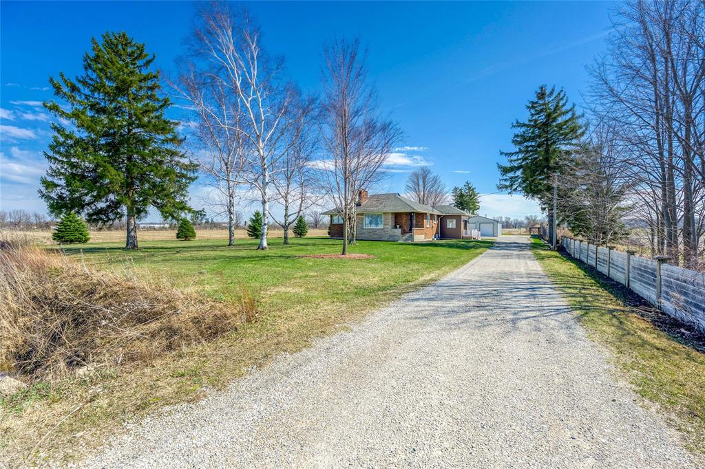 4083 LONDON Line, Plympton-Wyoming, Ontario, Canada photo 7