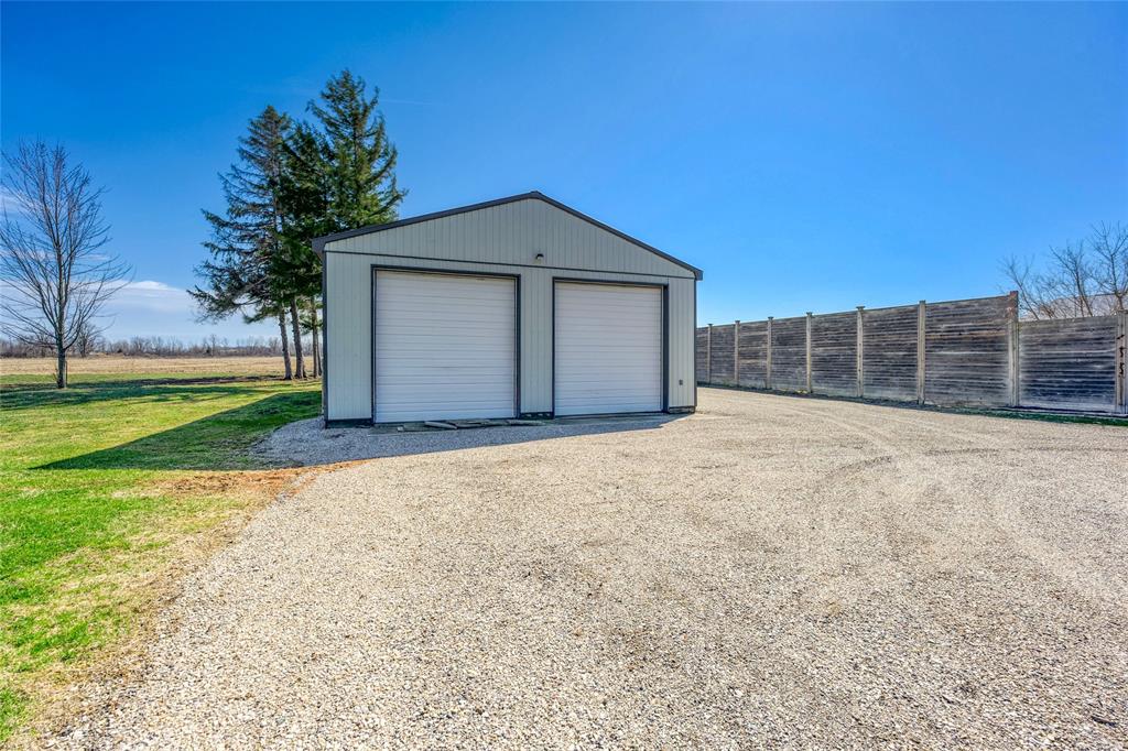 4083 LONDON Line, Plympton-Wyoming, Ontario, Canada photo 34