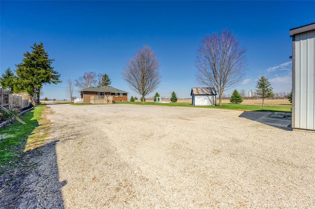 4083 LONDON Line, Plympton-Wyoming, Ontario, Canada photo 37
