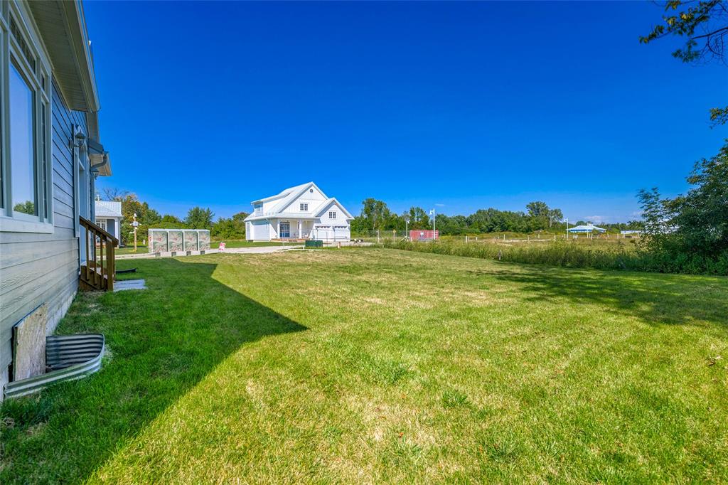 7596 THOMAS Street, Plympton-Wyoming, Ontario, Canada photo 9