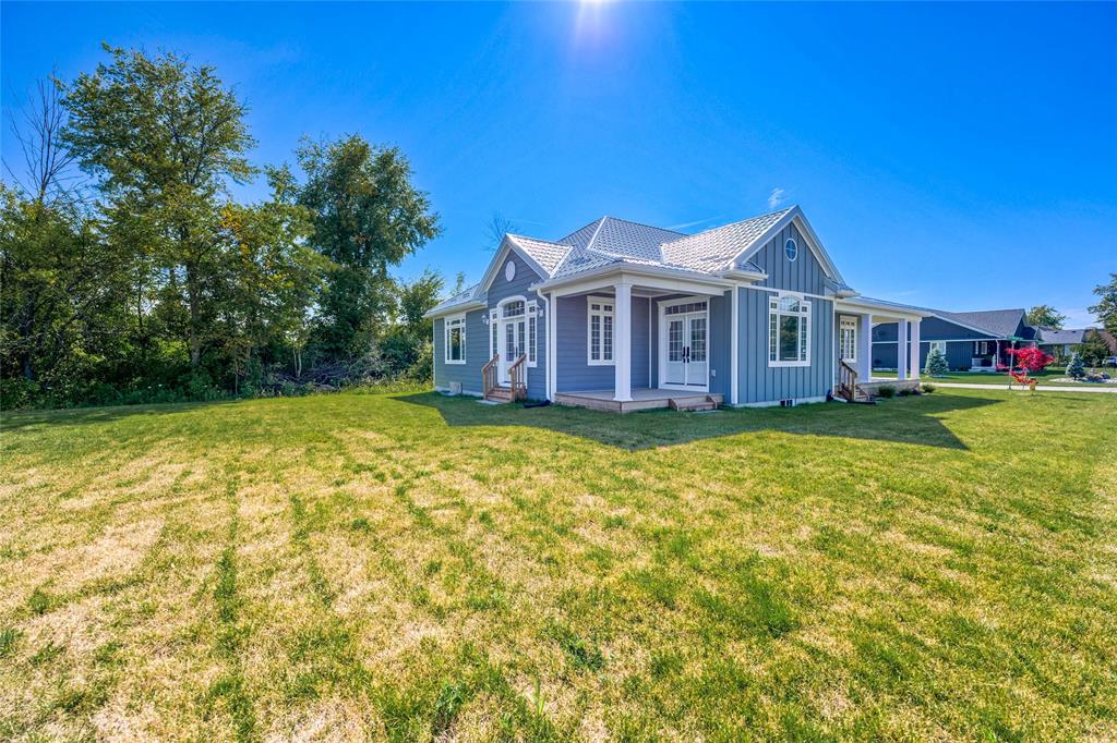 7596 THOMAS Street, Plympton-Wyoming, Ontario, Canada photo 3