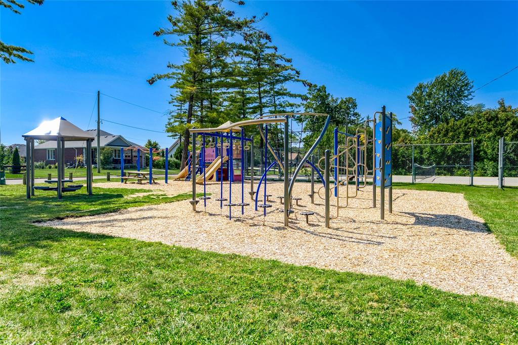 7596 THOMAS Street, Plympton-Wyoming, Ontario, Canada photo 35