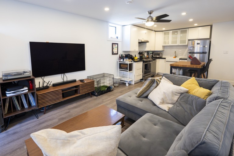 542 Annette Street, Toronto, Ontario, Canada photo 3