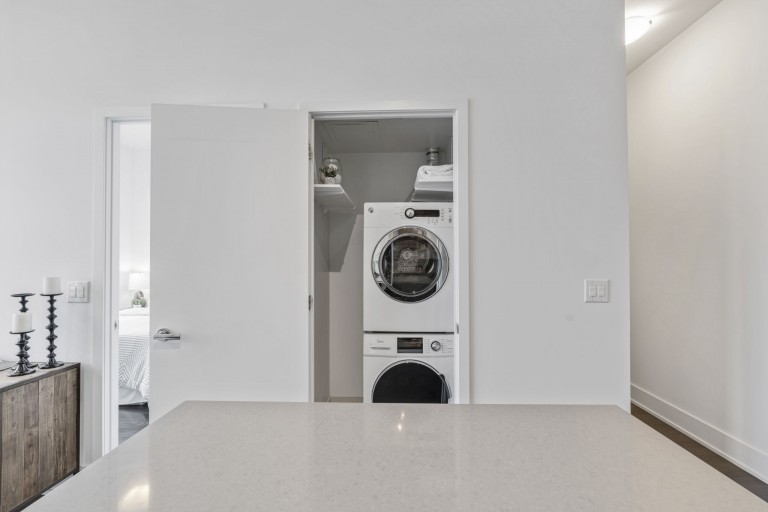 1830 Bloor Street West, UPH1, Toronto, Ontario, Canada