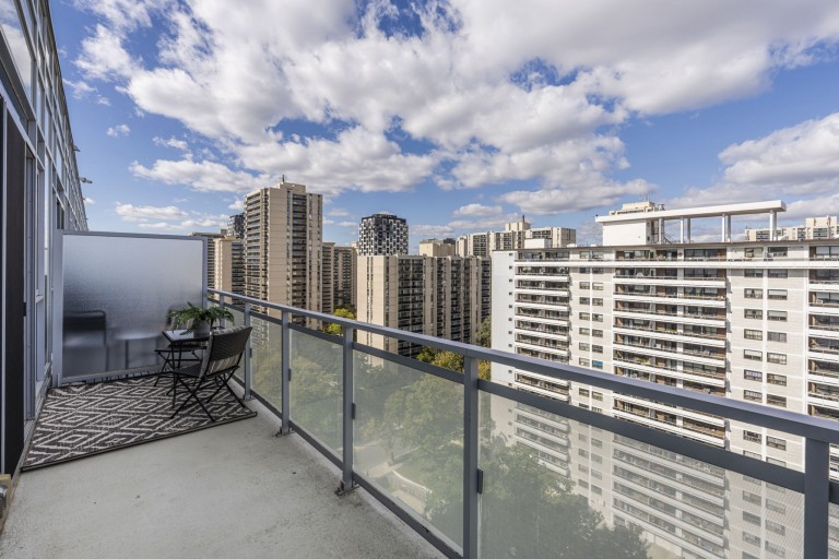 1830 Bloor Street West, UPH1, Toronto, Ontario, Canada