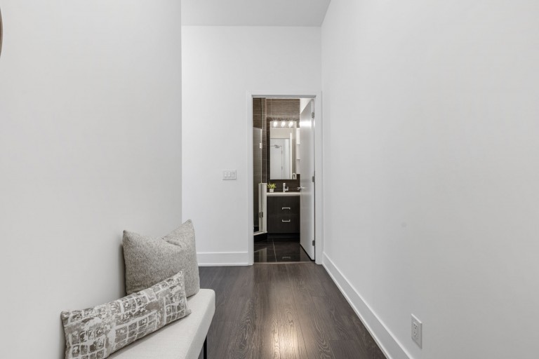 1830 Bloor Street West, UPH1, Toronto, Ontario, Canada